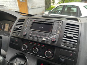 Установка RCD 320 Bluetooth на Volkswagen Caravelle