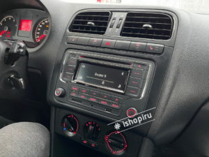 Замена 1-диновой магнитолы Alpine Volkswagen Polo на RCD 320 Bluetooth